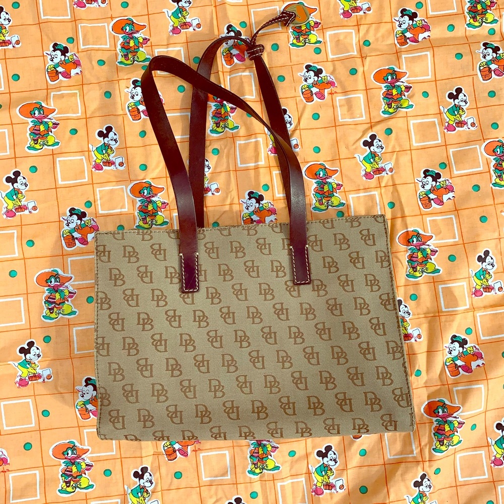 Dooney and bourke purse.